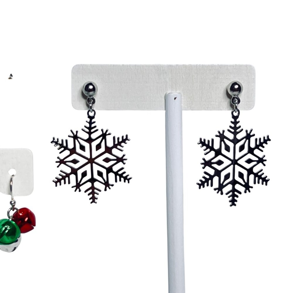 Lot Of 3 Christmas Pierced Earrings - Tree, Jingle Bells and Snowflake (6102) - Picture 3 of 5